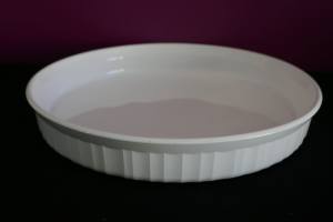 Corning Ware large quiche or pie plate. As new. 25cms diameter