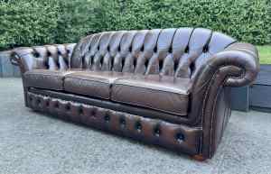 Immaculate Cigar Brown Leather Chesterfield Lounge Couch Sofa