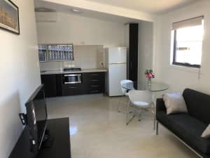 Fully furnished self-contained modern granny flat in Coopers Plains