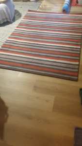 Wool floor rug 
