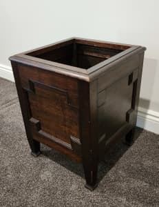 Wooden box / Indoor Planter - Good condition