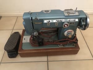 Sewing machine vintage