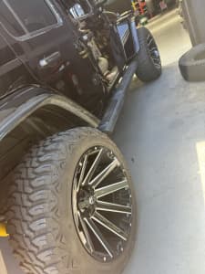Jeep Wrangler wheels and tyres