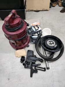 Vax wet and dry vacuum with accessories 