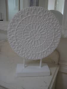 Hamptons style Ornament, Shabby Chic, Large Disc on stand