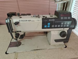 Singer Industrial Sewing Machine 691D200GG
