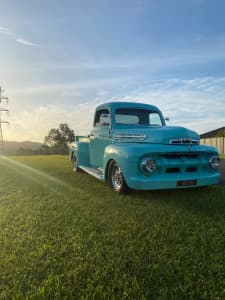 Ford F100 Automatic Ute