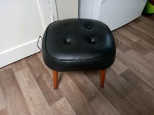Retro stool with handles