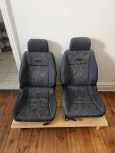 R33 Skyline 40th anniversary front seats 