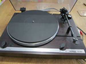 Vintage Thorens TD-320 turntable record player, TP16 MkIV tonearm