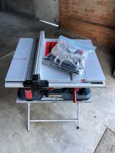 Bosch GTS 635-216 professional table saw with saw stand
