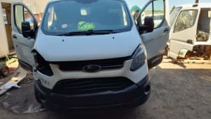 NOW WRECKING FOR PARTS FORD TRANSIT CUSTOM 02/17 (S/N135)