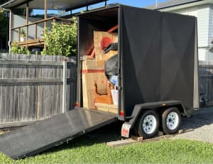 Fully enclosed transportation, storage trailer 