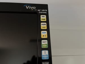 LCD Vivo TV 40 inches with remote