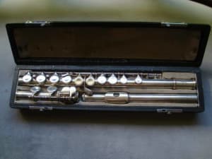 hernals flute model S110  made in japan come with  case
