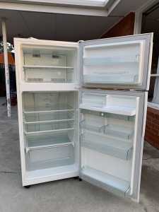 Refrigerator or fridge - Westinghouse/420L