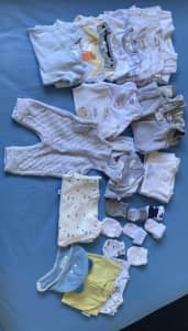 Newborn baby clothing bundle Size 0000