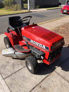 Honda HT3813 ride on lawnmower