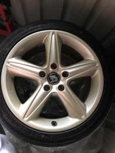 HSV GTS wheels and tyres in perfect condition with new tyres
