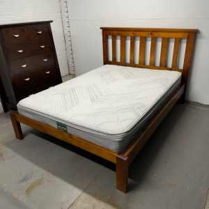 Double bed frame D4413 cherry solid timber (delivery for extra) Used