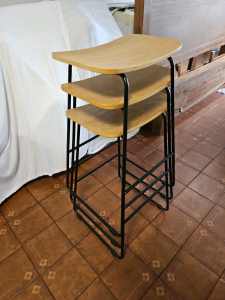 Bar stools x 3 - Near new 