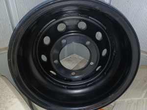 Minus 25 mm offset rims for Land Rover Discovery 1