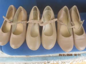 Tap shoes sizes 4, 4.5 and 5. In very good condition
