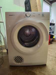 5.5kg dryer for sale - good condition