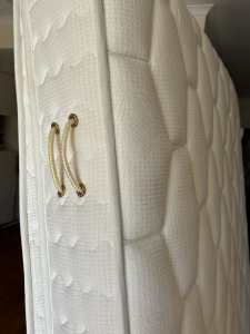 *Delivery available* Queen size pillow top mattress
