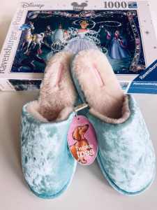 New with Tags Peter Alexander Plush Blue Slippers size 9/10
