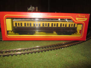 Tri-ang Hornby clerestory coach with box HO OO - like new