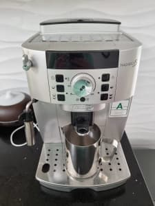 Delonghi Magnifica S Coffee Machine