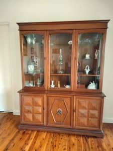 Display cabinet