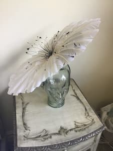 Neil Grigg Fascinator/hat Black & White Feathers Melbourne Cup 🏇