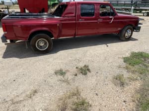 Ford F250 Dually Pick Up