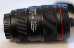 Canon EF 16-35 L F4 IS lens with 77mm B+W filter