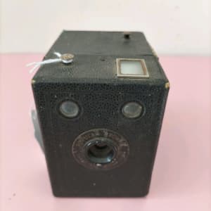 Vintage Kodak Popular box Brownie Camera . Untested. 