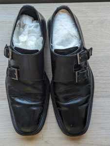 Second Hand Pair of Black Leather Guccis - Good Condition