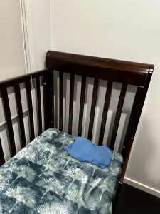 Kids cot/bed including mattress 