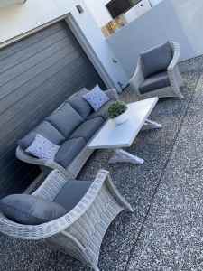 WHITE WASH STUNNING outdoor furniture wicker lounge set