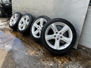 Ford Falcon XR6 17 Inch Alloy Wheels with Like New Tyres *Delivery*