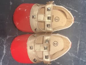 Baby soft sole princess shoes - red - size 6-12 months