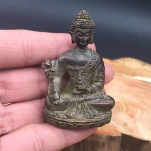 Antique bronze collection solid medicine Buddha status