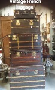 ANTIQUE VINTAGE FRENCH COFFEE TABLE  STEAMER TRUNKS  PARIS FRANCE