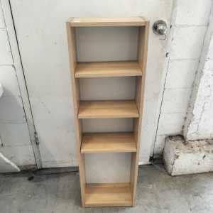 Mid size bookcase. Size in pics 