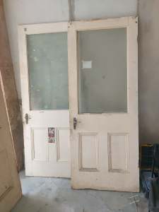 VICTORIAN INTERNAL DOORS With glass panels 810mm x 2020mm