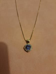 Necklace, gold chain and pendant