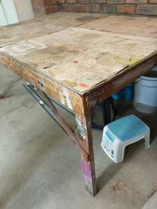 FREE TABLE 