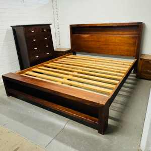 King bed frame K4322 head case hardwood (Delivery for extra) USED