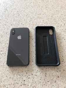 iPhone XS 64GB with Case and Charger